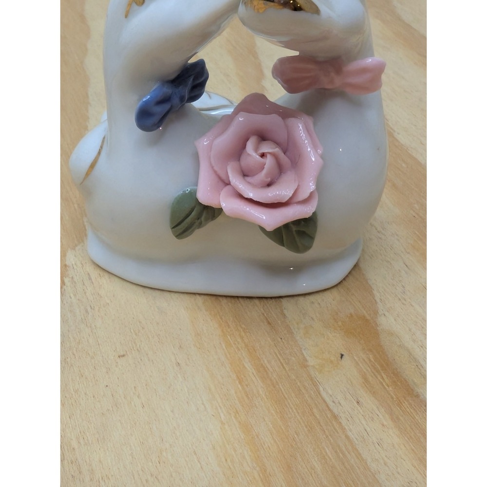 Vintage Porcelain Swan Figurines‎ Gold Trim Pink Rose Bow Pair White Birds Decor - Picture 6 of 11